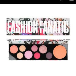 MAC Fashion Fanatic eyeshadow palette